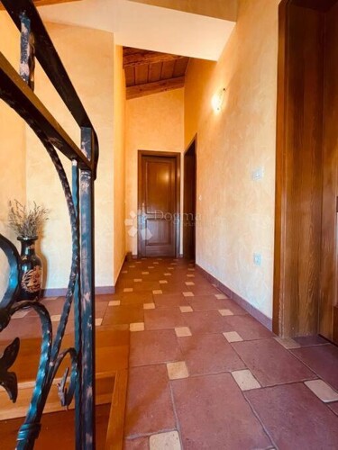 Thumbnail 6360795 - 12