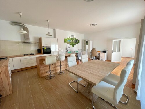 Thumbnail 6360802 - 3