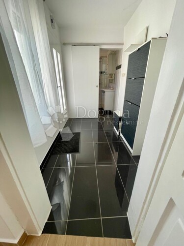 Ugodan poslovni prostor na Kaštanjeru