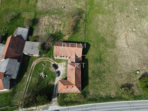 Blaževdol, Građevinsko zemljište s kućom i pomoćnim zgradama
