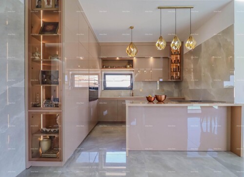 Thumbnail 6360850 - 4