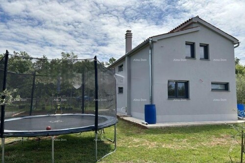 Kuća SAMOSTOJEĆA KUĆA S POMOĆNIM OBJEKTOM I PROSTRANOM OKUĆNICOM U ZAPAD...