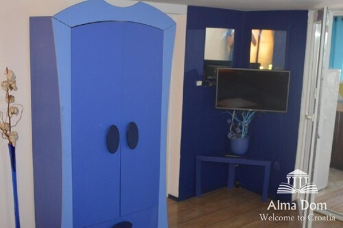 Thumbnail 6360856 - 7