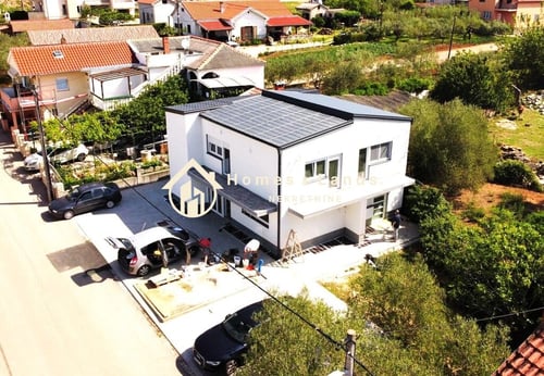 Posedarje,2-soban apartman(A2)43m2 s velikim vrtom i parkingom