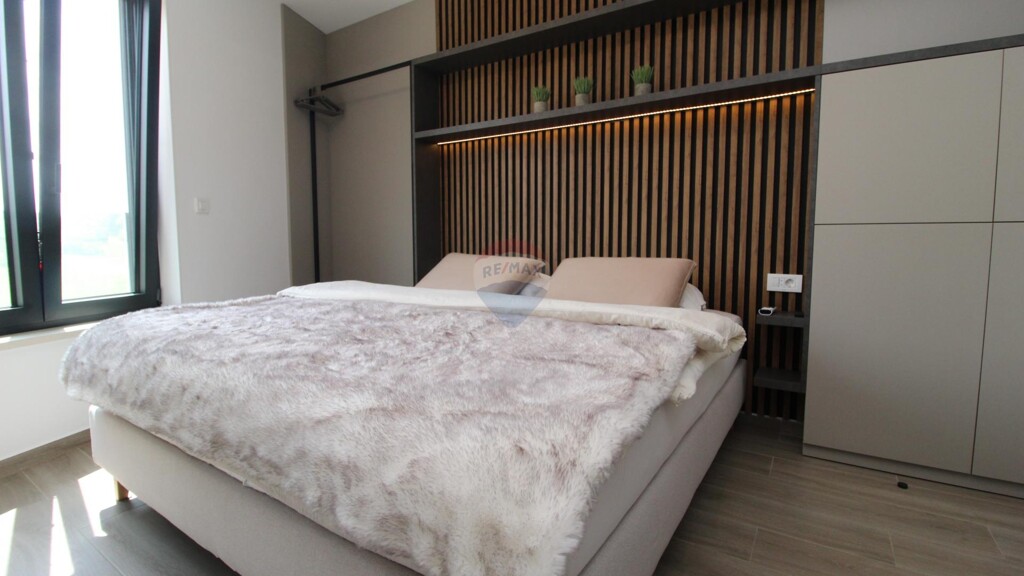 Image 6360990 - 8