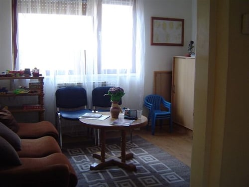 Kustošija Donja, 3-s. stan, visoko priz. 65,62m2 + garsonijera + sprem. + 2VPM