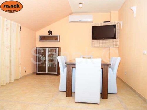 Četverosoban apartman-Novalja