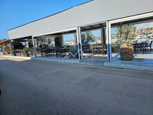 Poznati restoran prvi red do mora, Bibinje