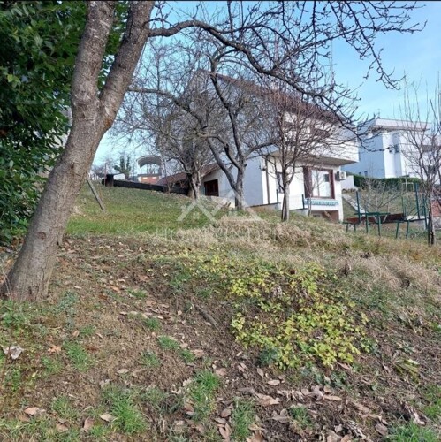 Građevinsko zemljište Grmoščica 686m2